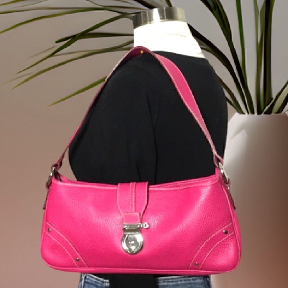 BURBERRY RARE FIND BARBIE PINK SHOULDER BAG.